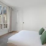 The Parisian Beauty - Ultra Luxury