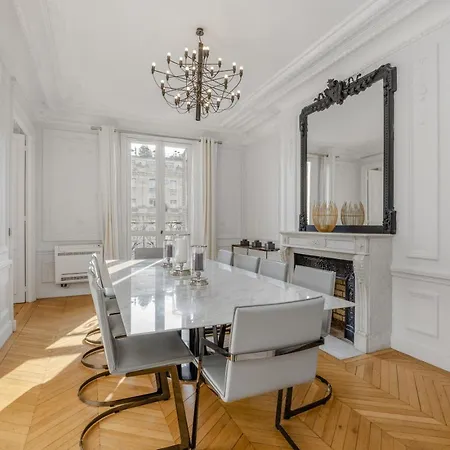 The Parisian Beauty - Ultra Luxury Apartment