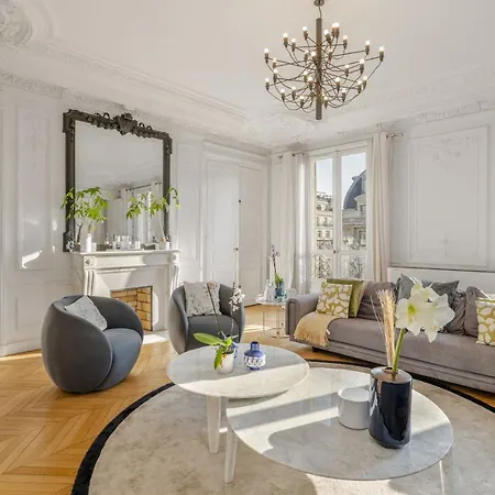 The Parisian Beauty - Ultra Luxury Apartment