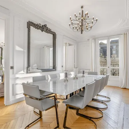 The Parisian Beauty - Ultra Luxury * Paris